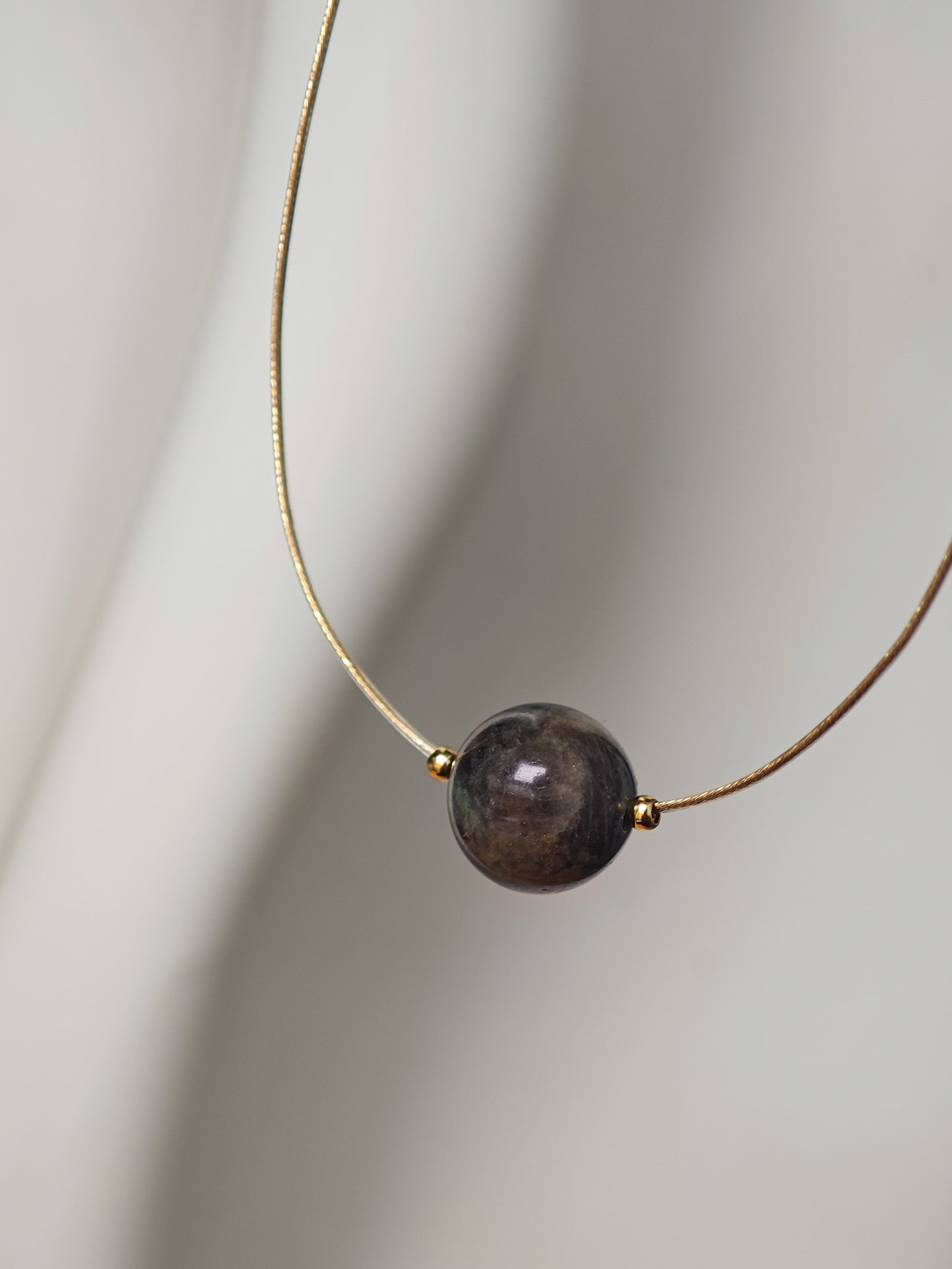 Čokoladni labradorit